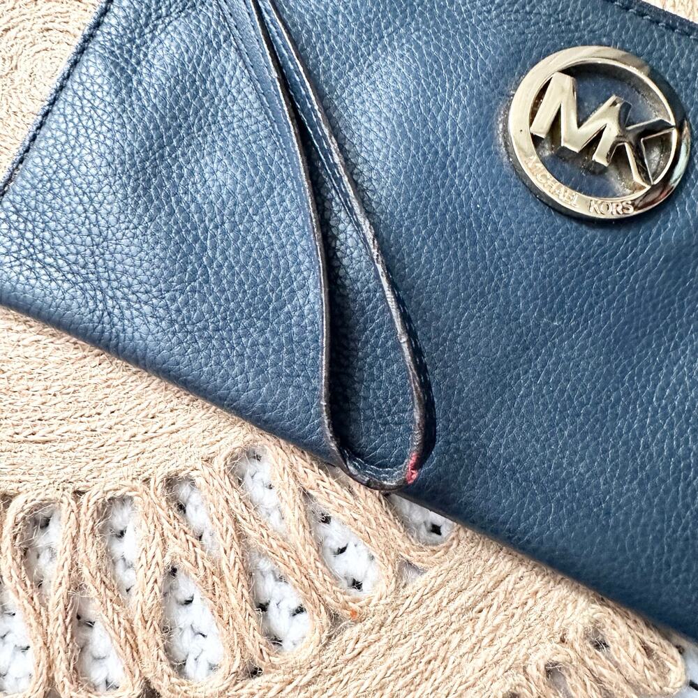 Michael Kors Navy Blue Fulton Soft Leather Zip Clutch Wallet Wristlet Gold - Picture 2 of 9